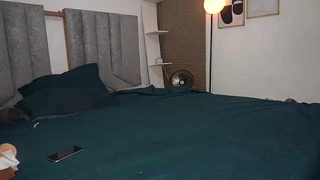 BIGFEETWOMAN99 live sex cam