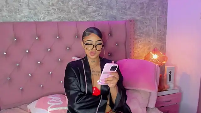 Mia_Jansen live sex cam