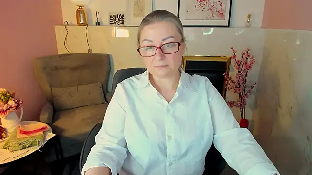 AlexandraKind live sex cam