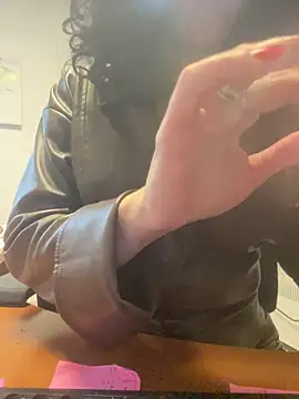 Deessenympho live sex cam