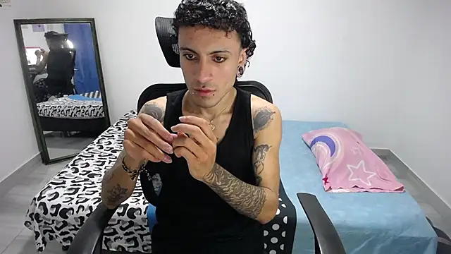 present_the_magic live sex cam