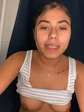 adorablepetite's cam snapshot