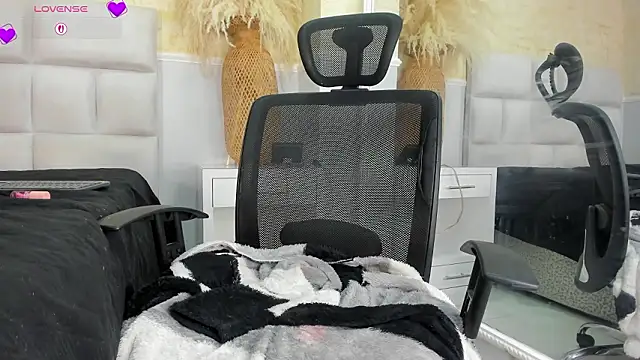 ScarletEvanss_'s cam snapshot