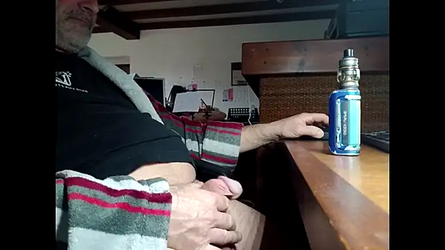 whiteflag167's cam snapshot