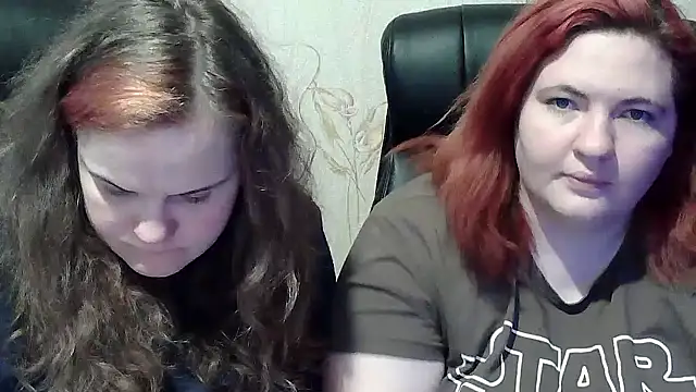 HollyXXXEva's cam snapshot