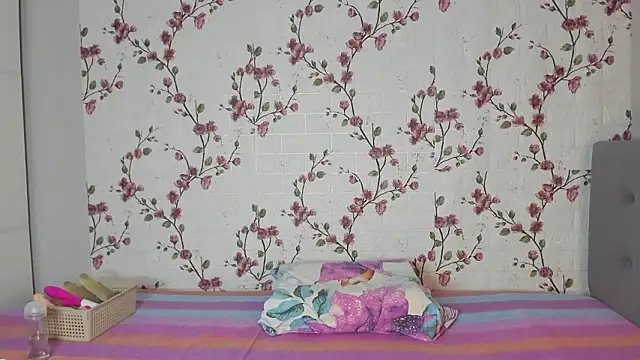 Alisagold90's cam snapshot