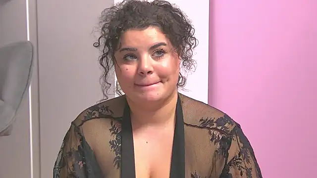 BustyMadison live sex cam