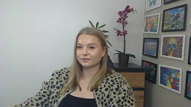 Mysteryerica's cam snapshot