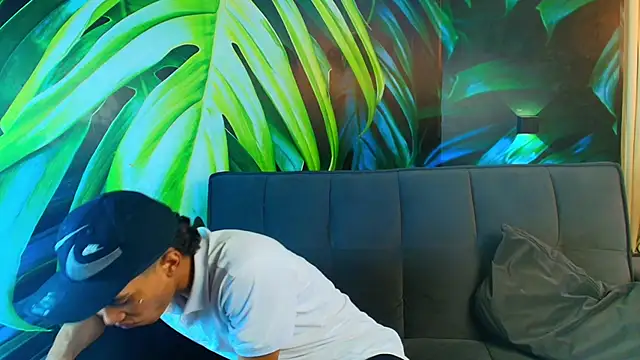 AlanCutee's cam snapshot