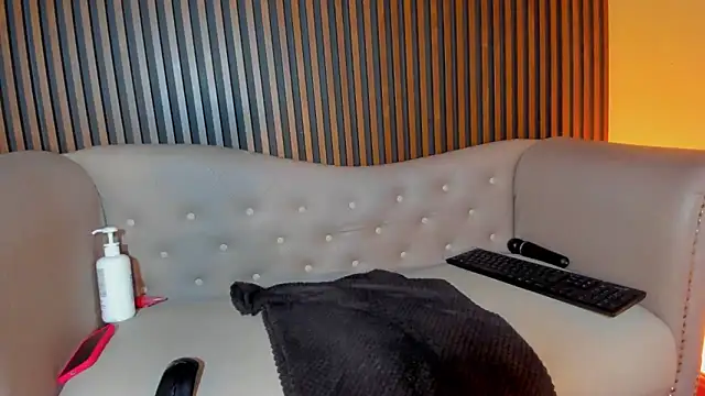 LauraAristizabal live sex cam