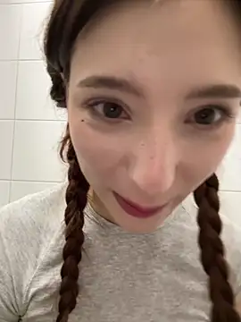 LilluKatten live sex cam