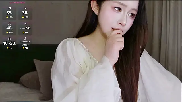 Hazel-11 live sex cam