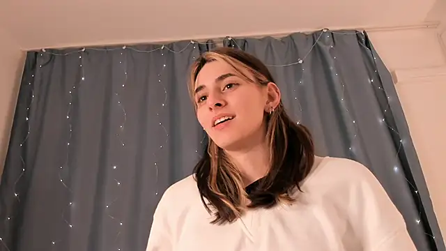 JackiYoss live sex cam