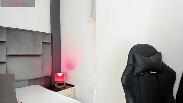 MarilynSmIith live sex cam