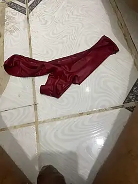 Putinha_anonima live sex cam