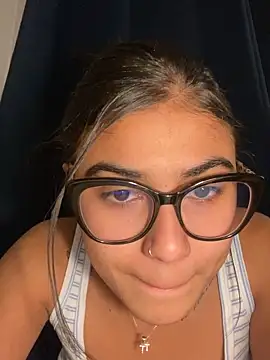 adorablepetite's cam snapshot