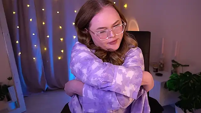 FeliciaLorne's cam snapshot