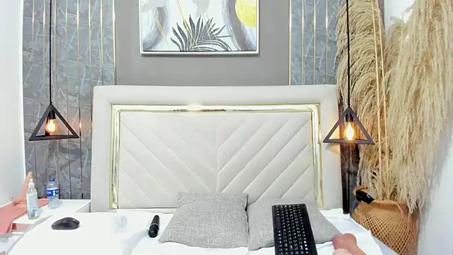 emma_evanss__'s cam snapshot