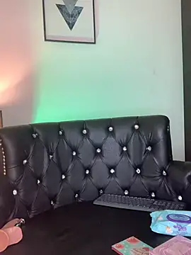 Lilyy_joness's cam snapshot