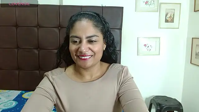 Luna_Fyre's cam snapshot