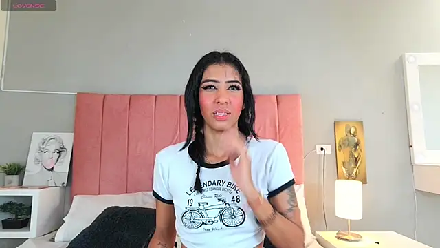 CRYSTALROUSE's cam snapshot