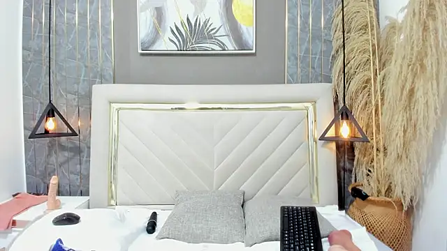 emma_evanss__'s cam snapshot