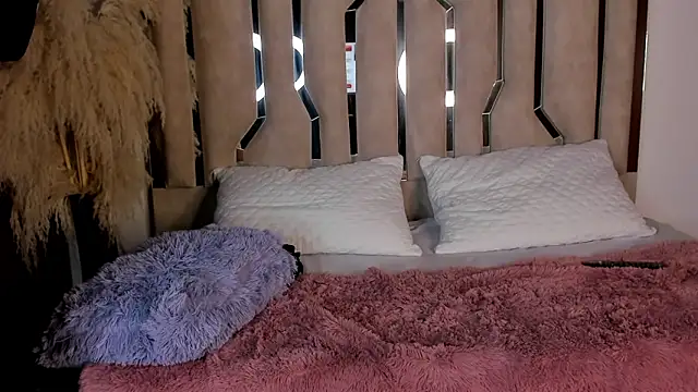 Olivia__Milf's cam snapshot