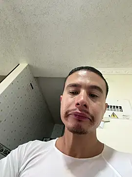 DominickVegas live sex cam