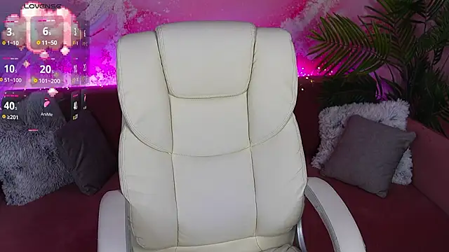 OliviaMoore_'s cam snapshot