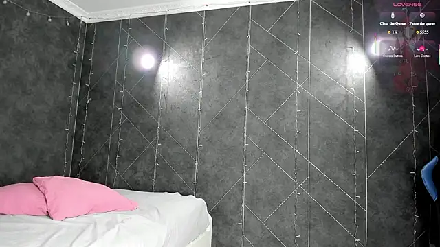 Red_FoxGirl's cam snapshot