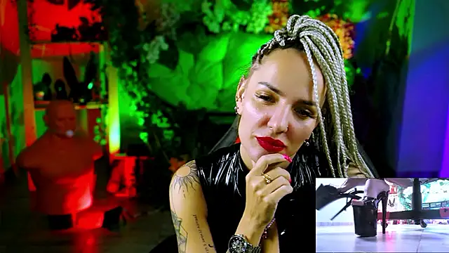 MonicaMaxwel's cam snapshot