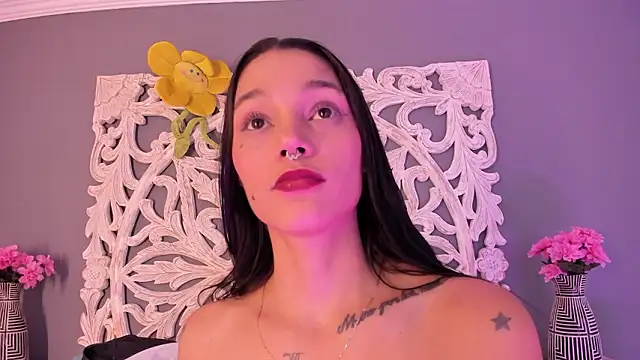 loraineblake's cam snapshot