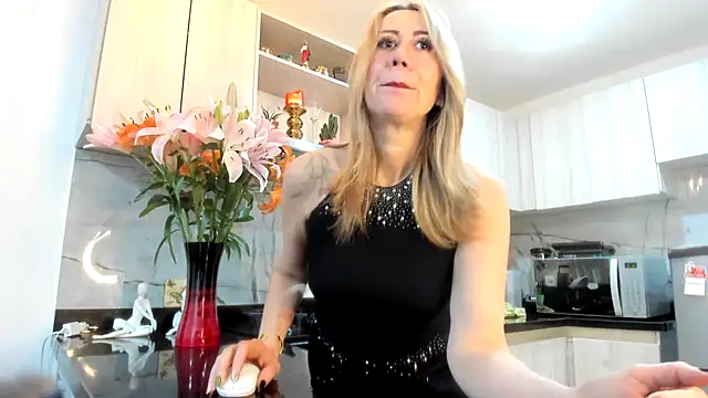 ashleymilf_1's cam snapshot