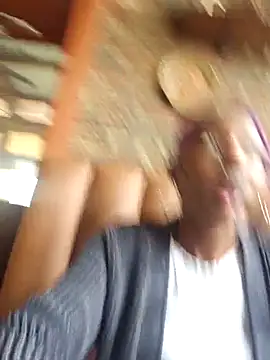 oliviaprettypussy live sex cam