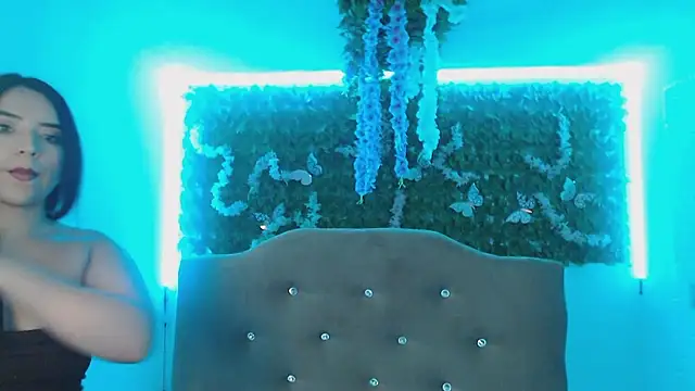 adara_cute_69's cam snapshot