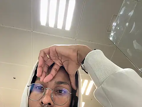 BullBreeder live sex cam