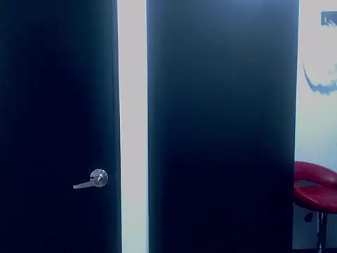 XxMavisSexyHotxX's cam snapshot