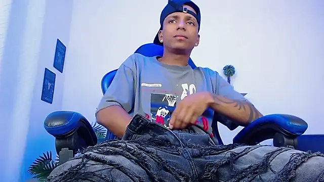 ostinn18 live sex cam