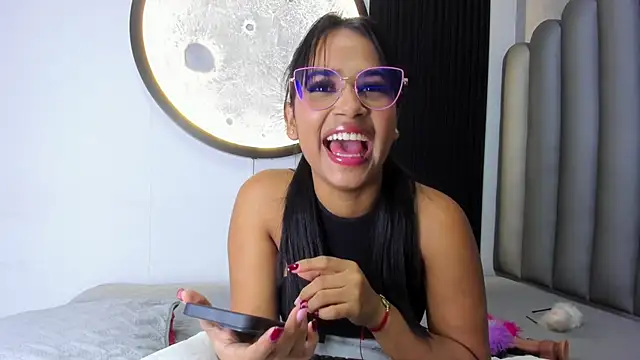 Shirleytaylor-'s cam snapshot