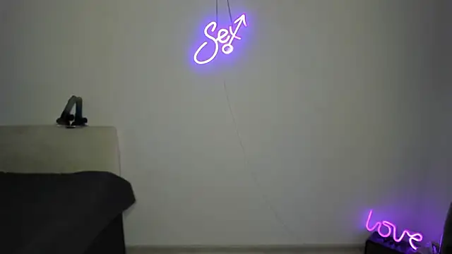 Bitch_Coin's cam snapshot