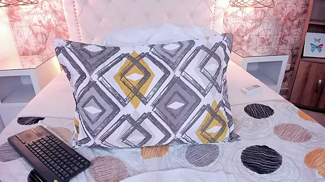 ScarletMore's cam snapshot