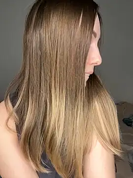 Mia_shy1's cam snapshot