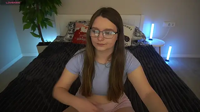 MagicPeachh_'s cam snapshot