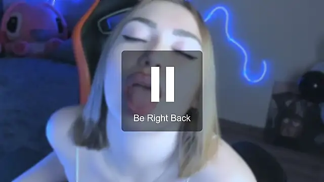 LaraKrein_lk's cam snapshot