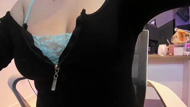 Kimkalifa_ live sex cam