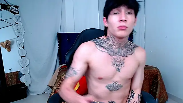 Iantwink18 live sex cam