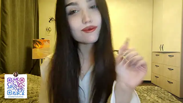 Qwami_Amie's cam snapshot