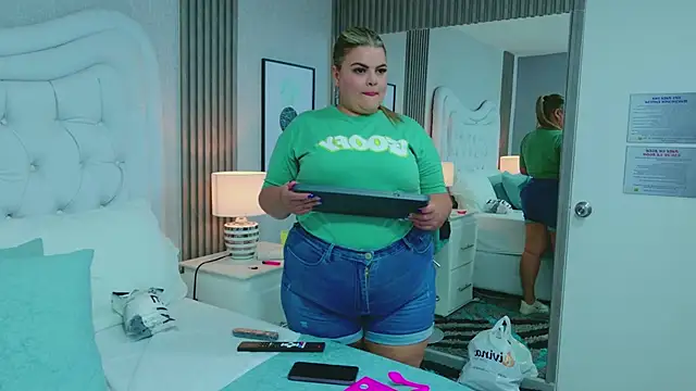 KiimBrooks live sex cam