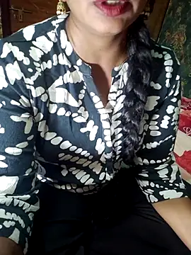 Shalini_telugu09's cam snapshot