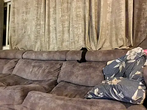 Alexis21821 live sex cam